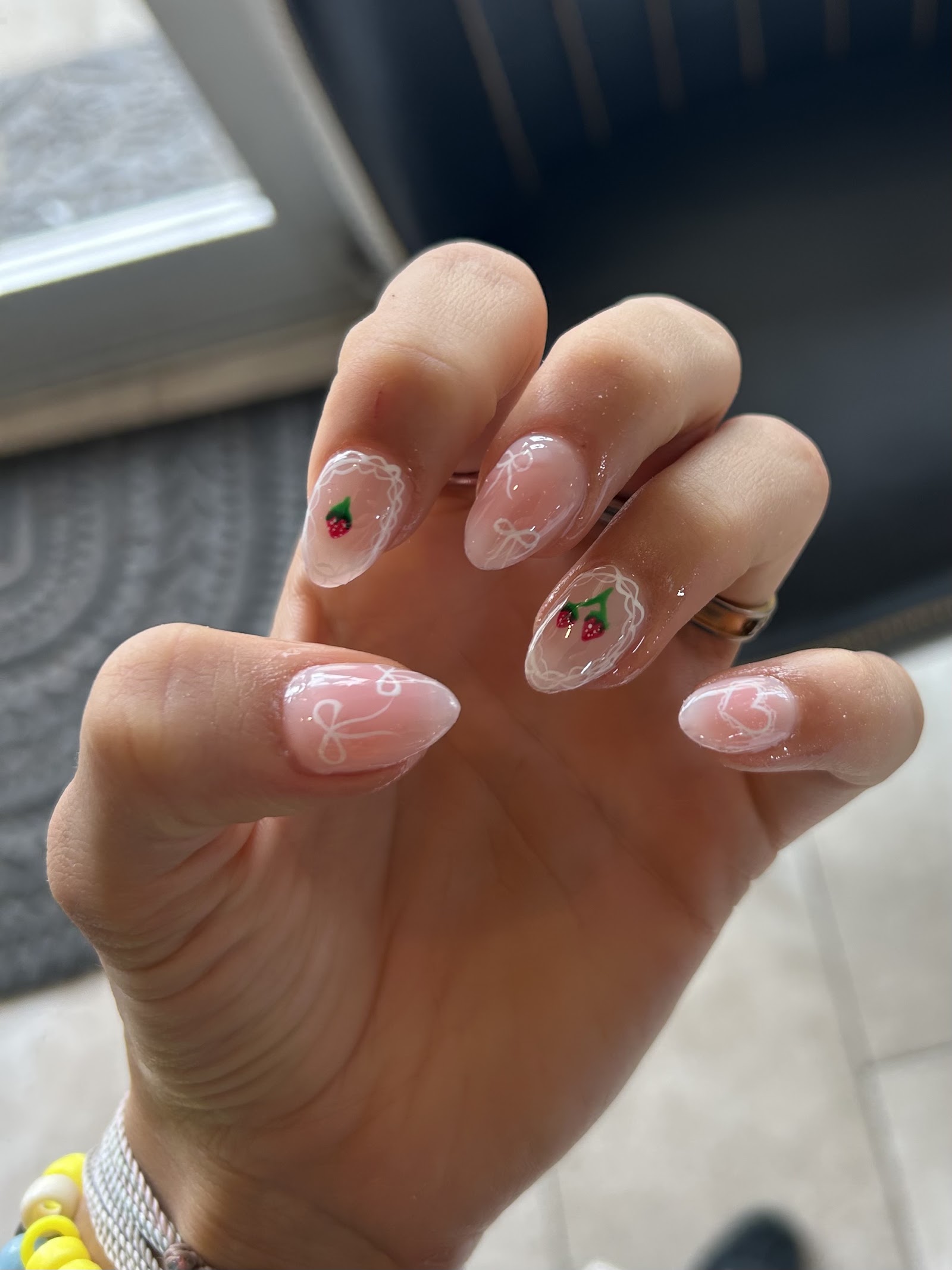 Luxury Nails and Spa nail photo 1