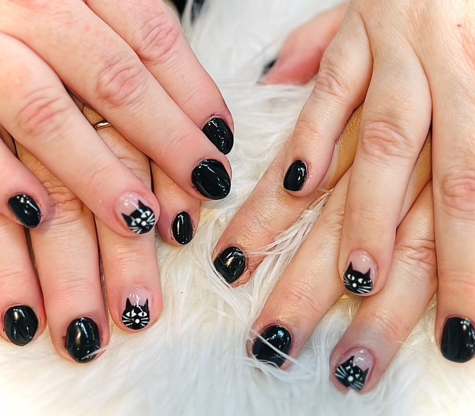Luxury Nails and Spa nail photo 2